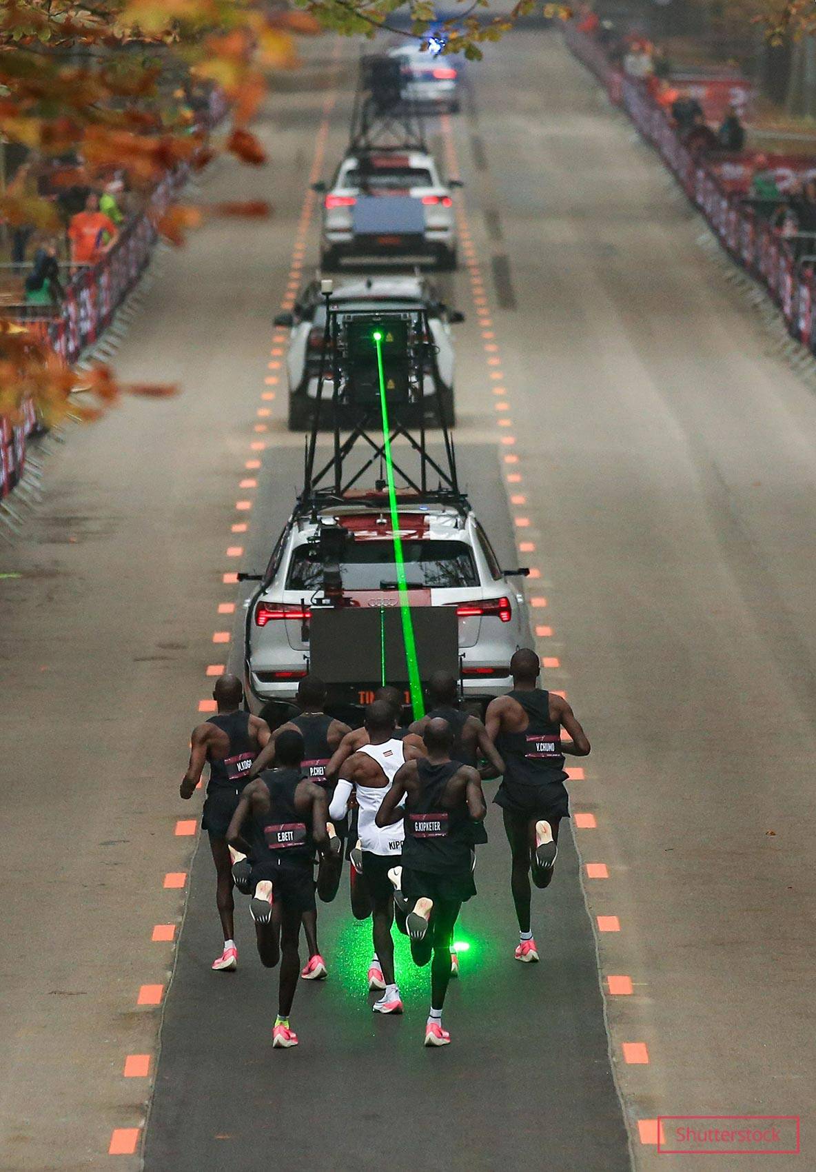 Eliud running with other athletes in Vienna in 2019