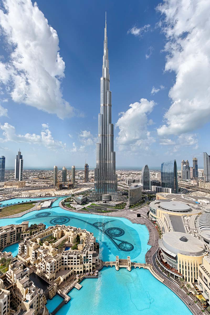 portrait of burj khalifa